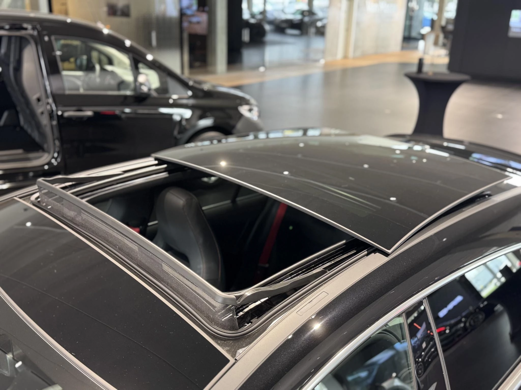 Mercedes-Benz-CLA-image-23