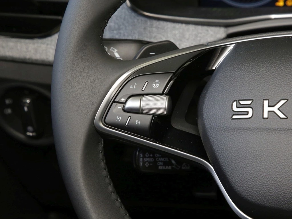 Škoda Scala Tour 1.0 TSI UPE 37.370 Infotainment Komfort+