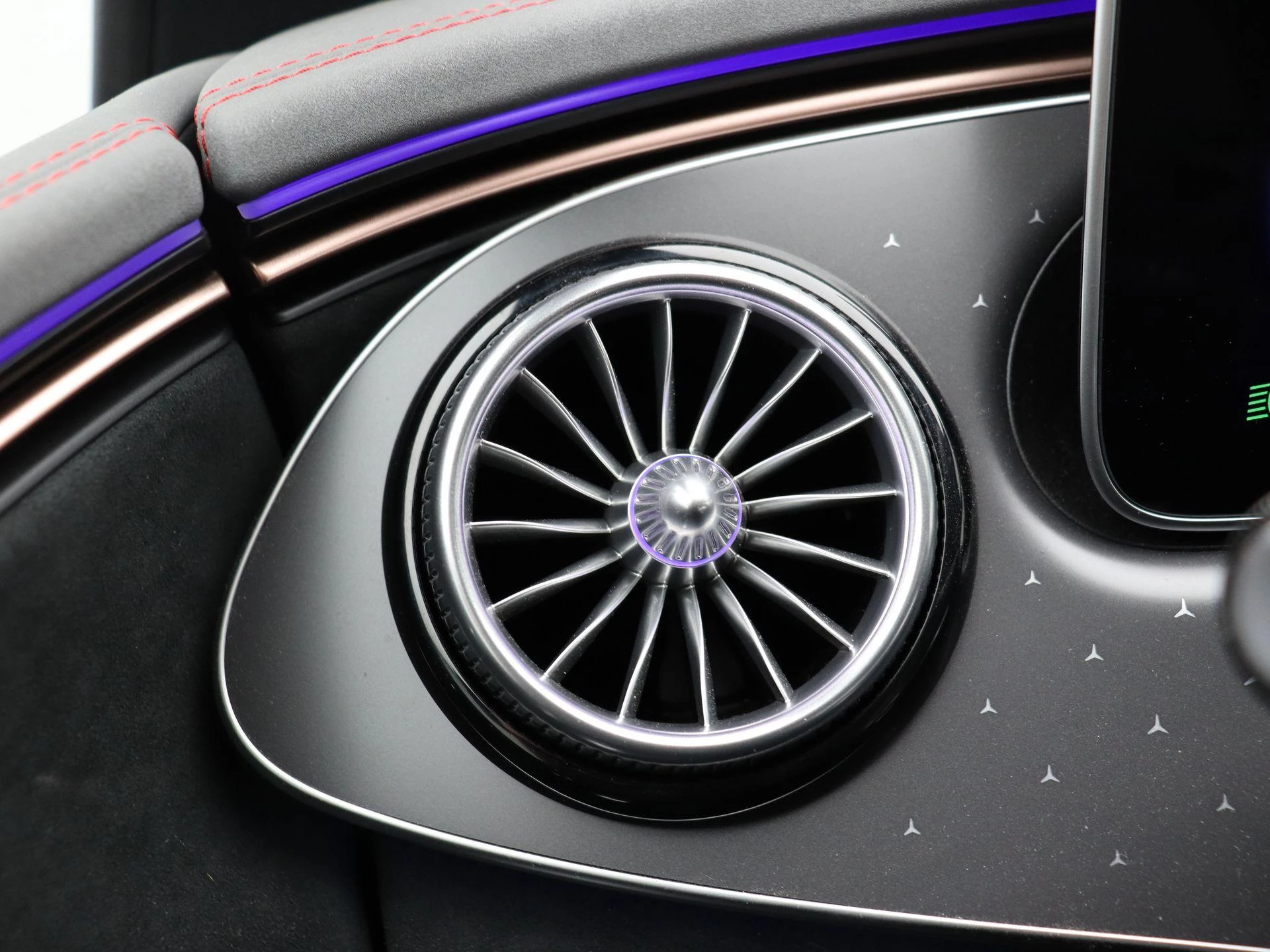 Mercedes-Benz EQE 300 AMG Line + PANORAMISCH DAK + CARPLAY + LED +