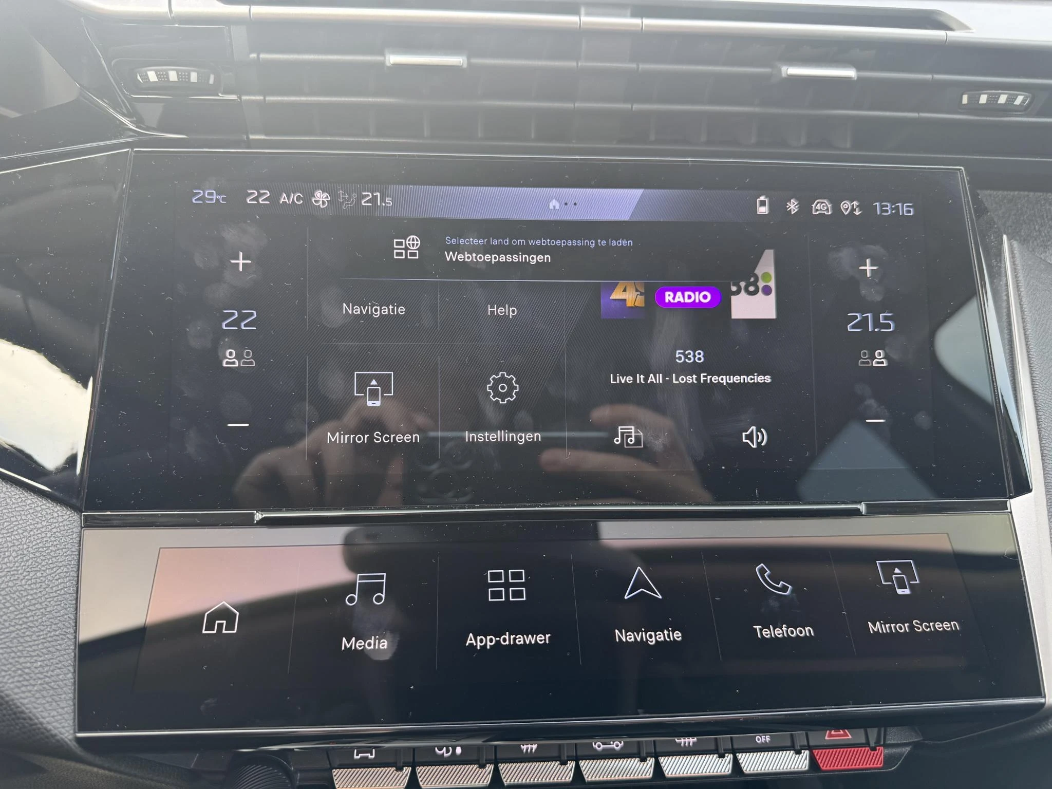 Peugeot-408-image-14