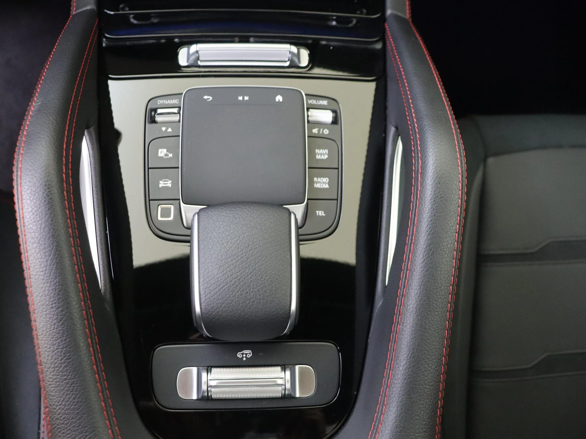 Mercedes-Benz-GLE-image-20