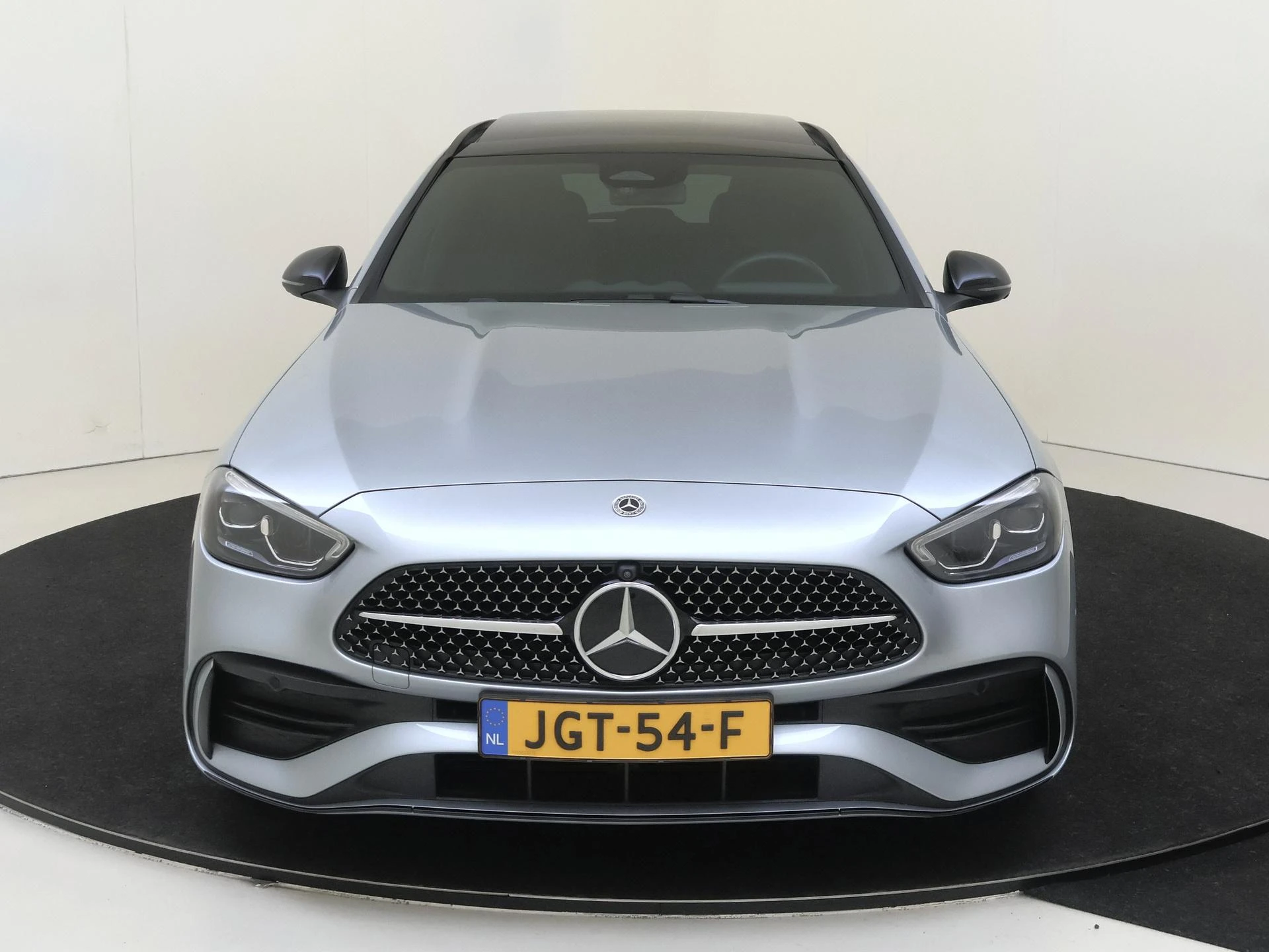 Mercedes-Benz-C-Klasse-image-5