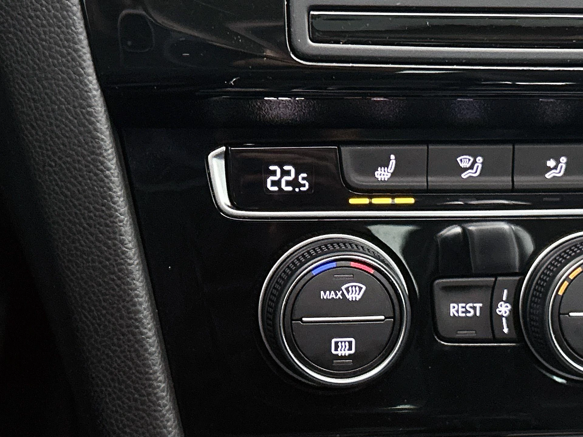 Volkswagen-Passat-image-7