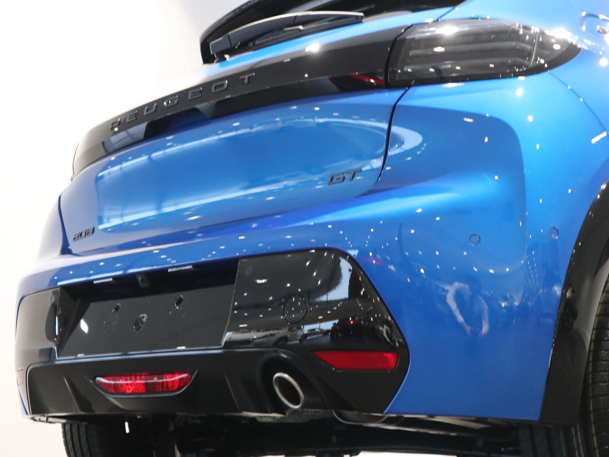 Peugeot-e-208-image-11