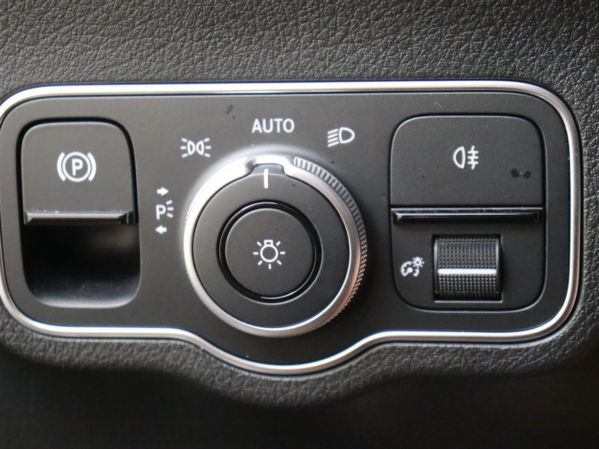 Mercedes-Benz-B-Klasse-image-24