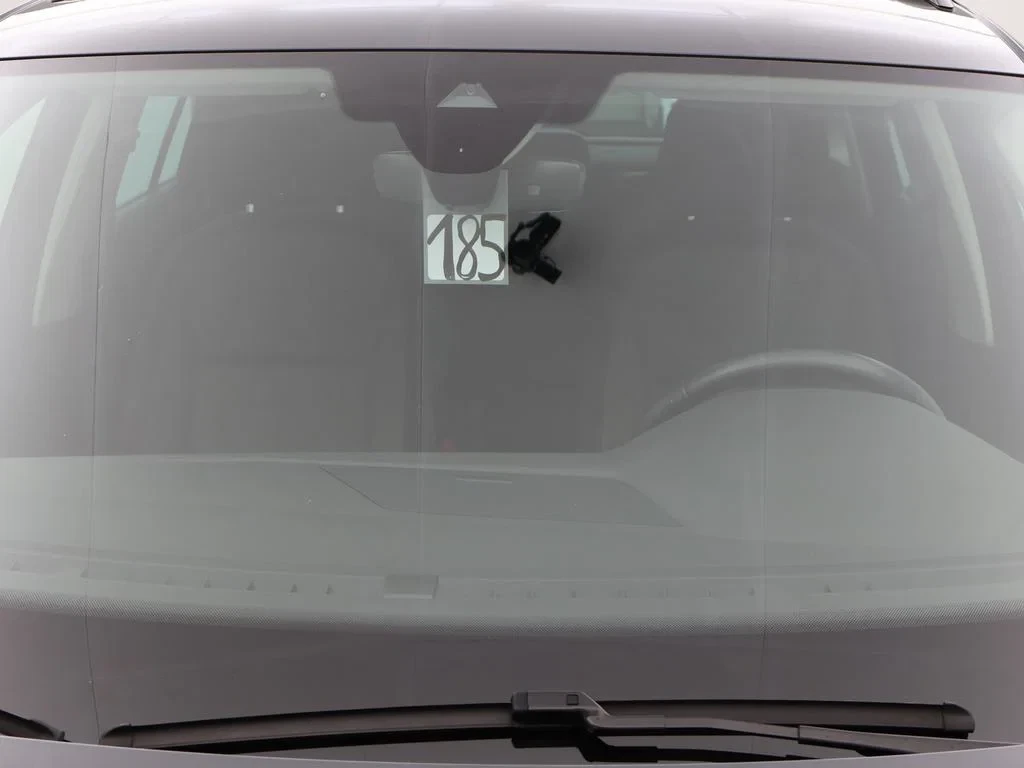Volkswagen-Tiguan-image-9