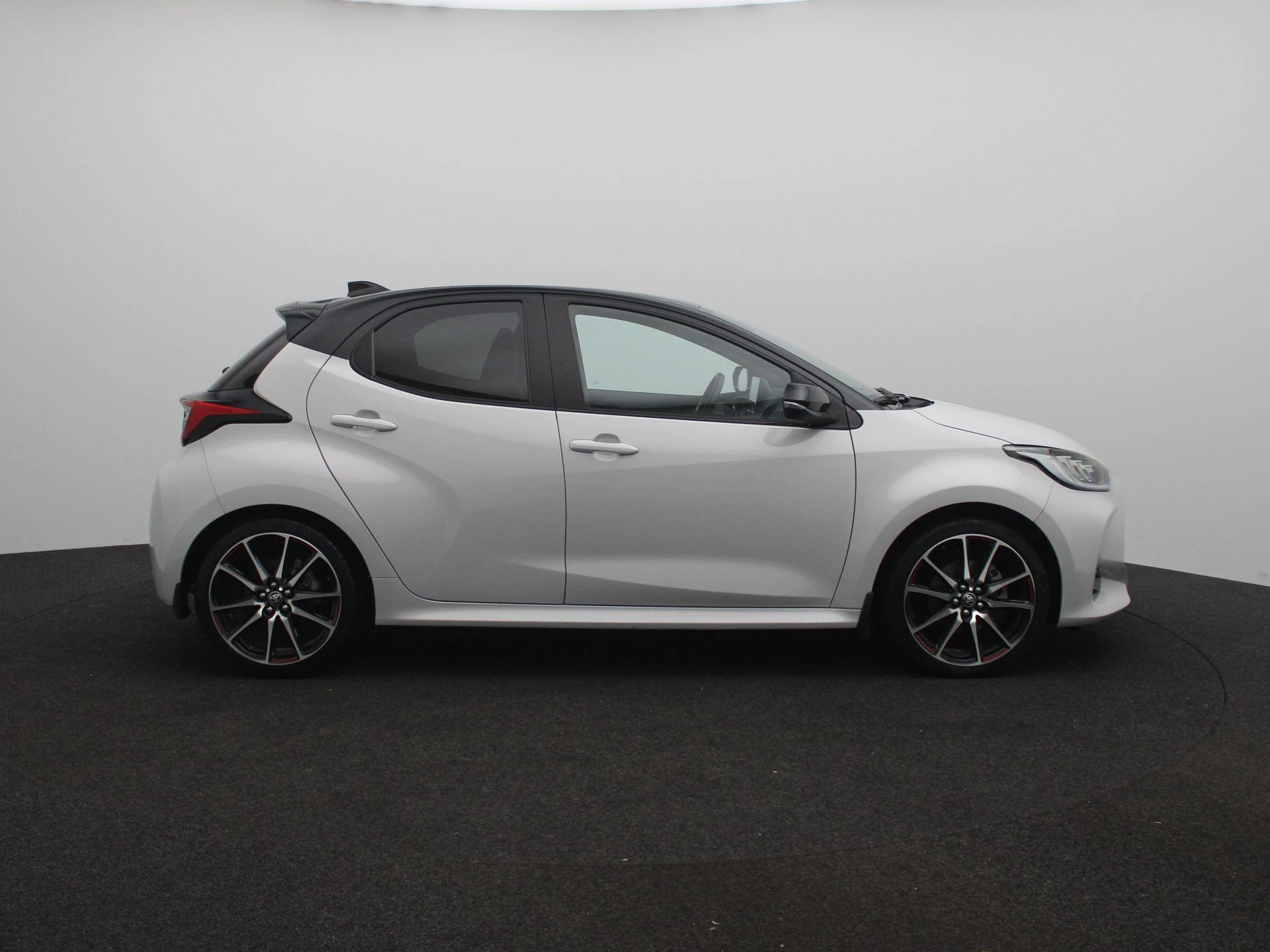 Toyota-Yaris-image-5