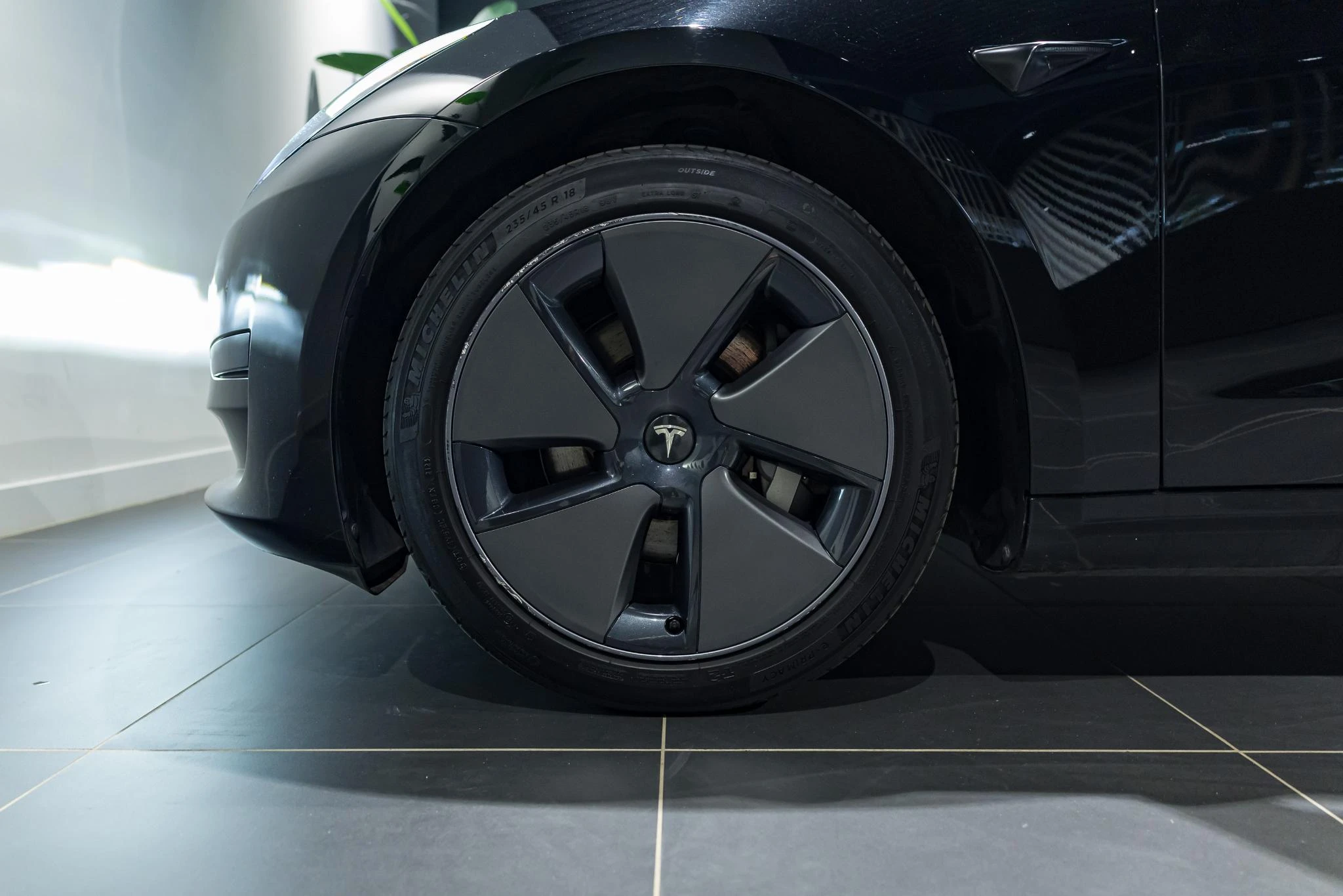 Tesla-Model 3-image-6