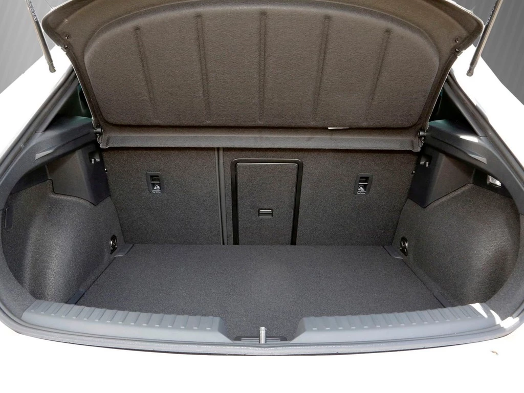 SEAT Leon FR 1.5 e TSI UPE 42.725 Business 18" Navi