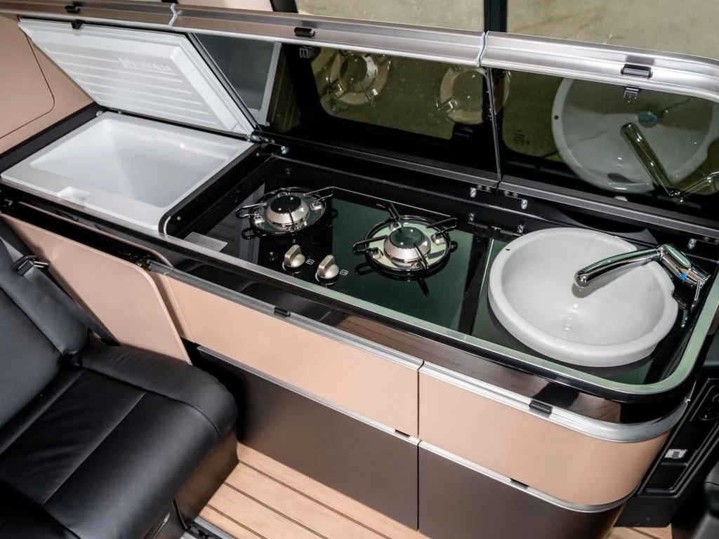 Mercedes-Benz-Marco Polo-image-12