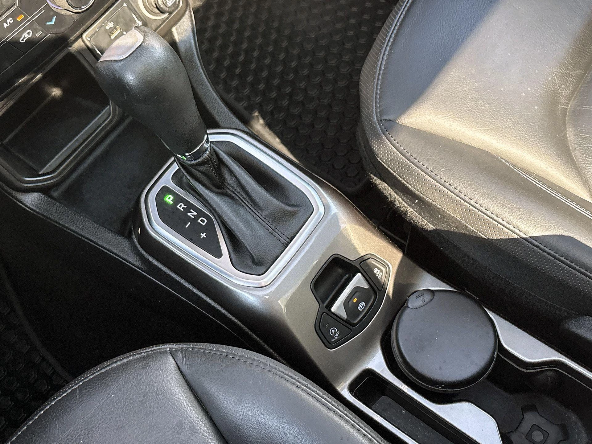 Jeep-Renegade-image-27