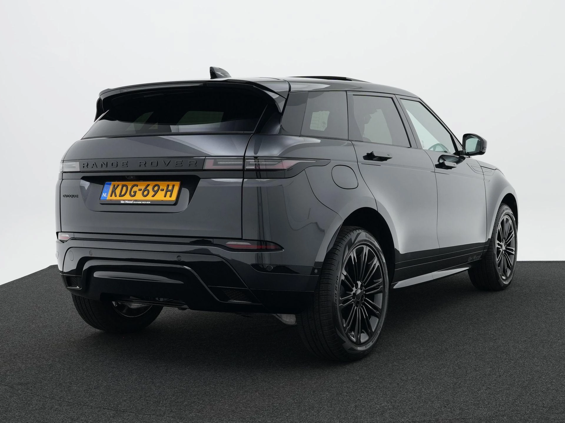 Land Rover-Range Rover Evoque-image-9