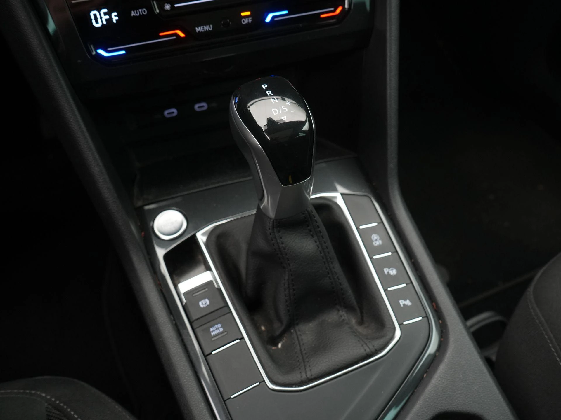 Volkswagen-Tiguan-image-23
