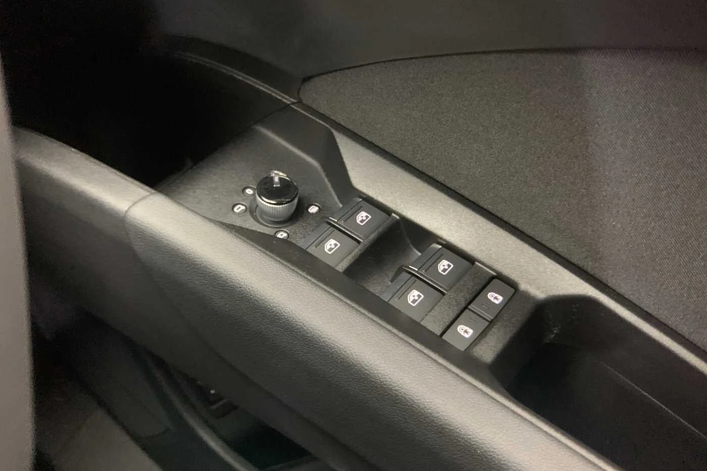 Audi-Q4 e-tron-image-22