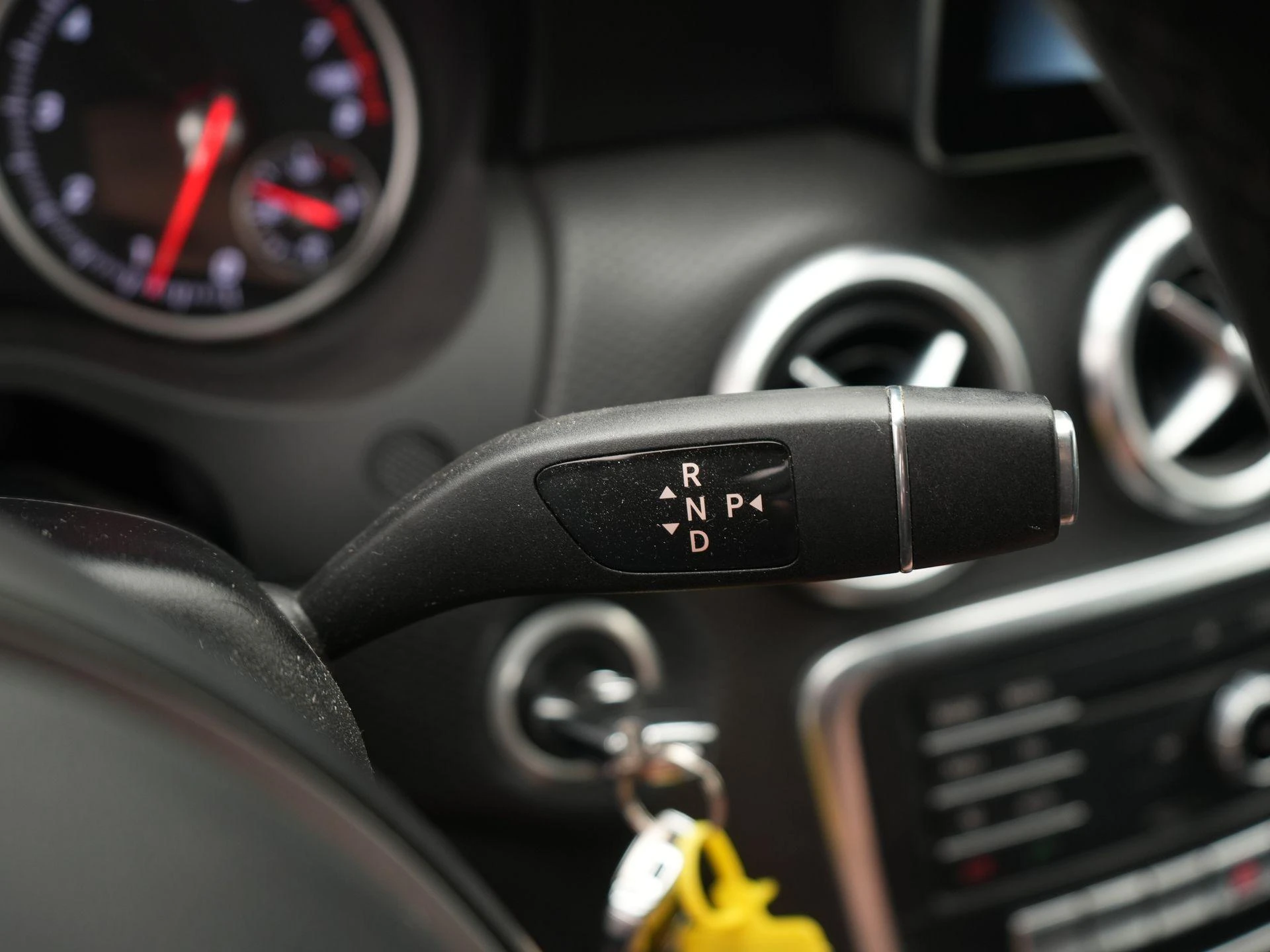 Mercedes-Benz-A-Klasse-image-20