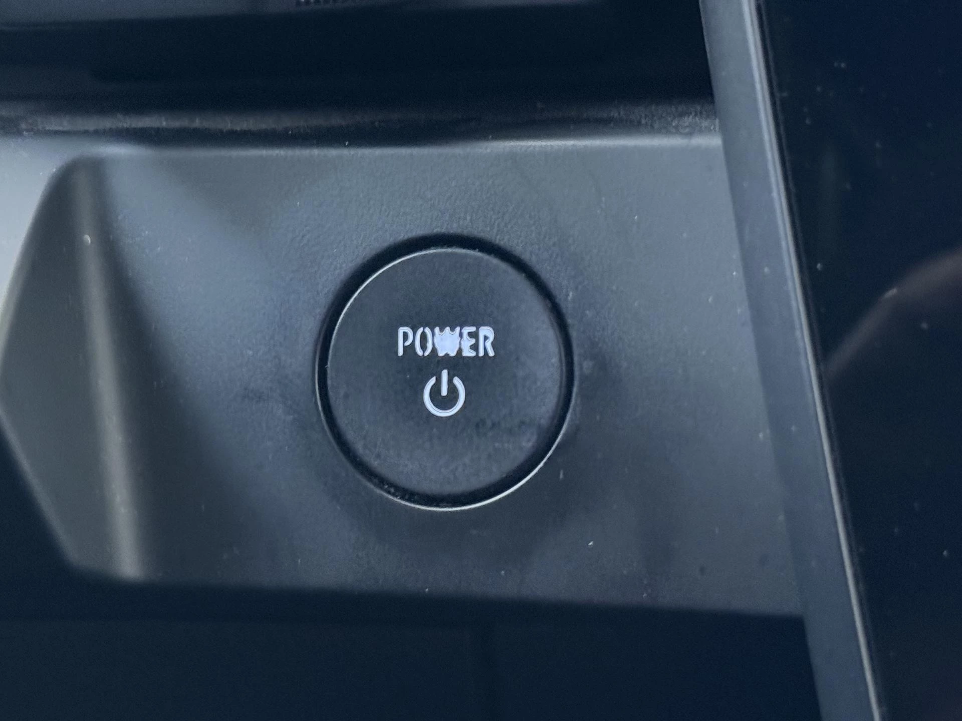 Renault-Megane E-Tech-image-19