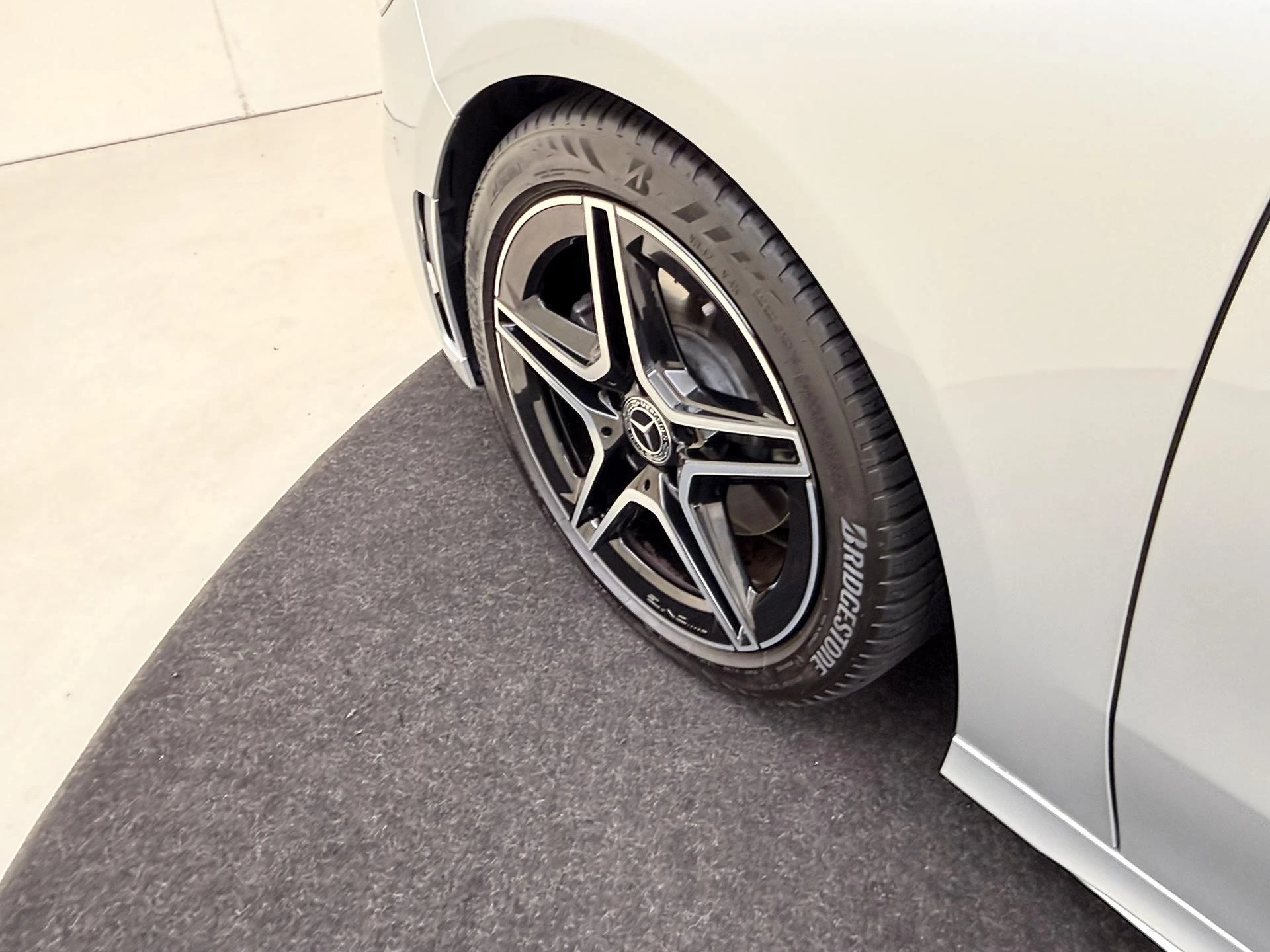Mercedes-Benz-B-Klasse-image-32