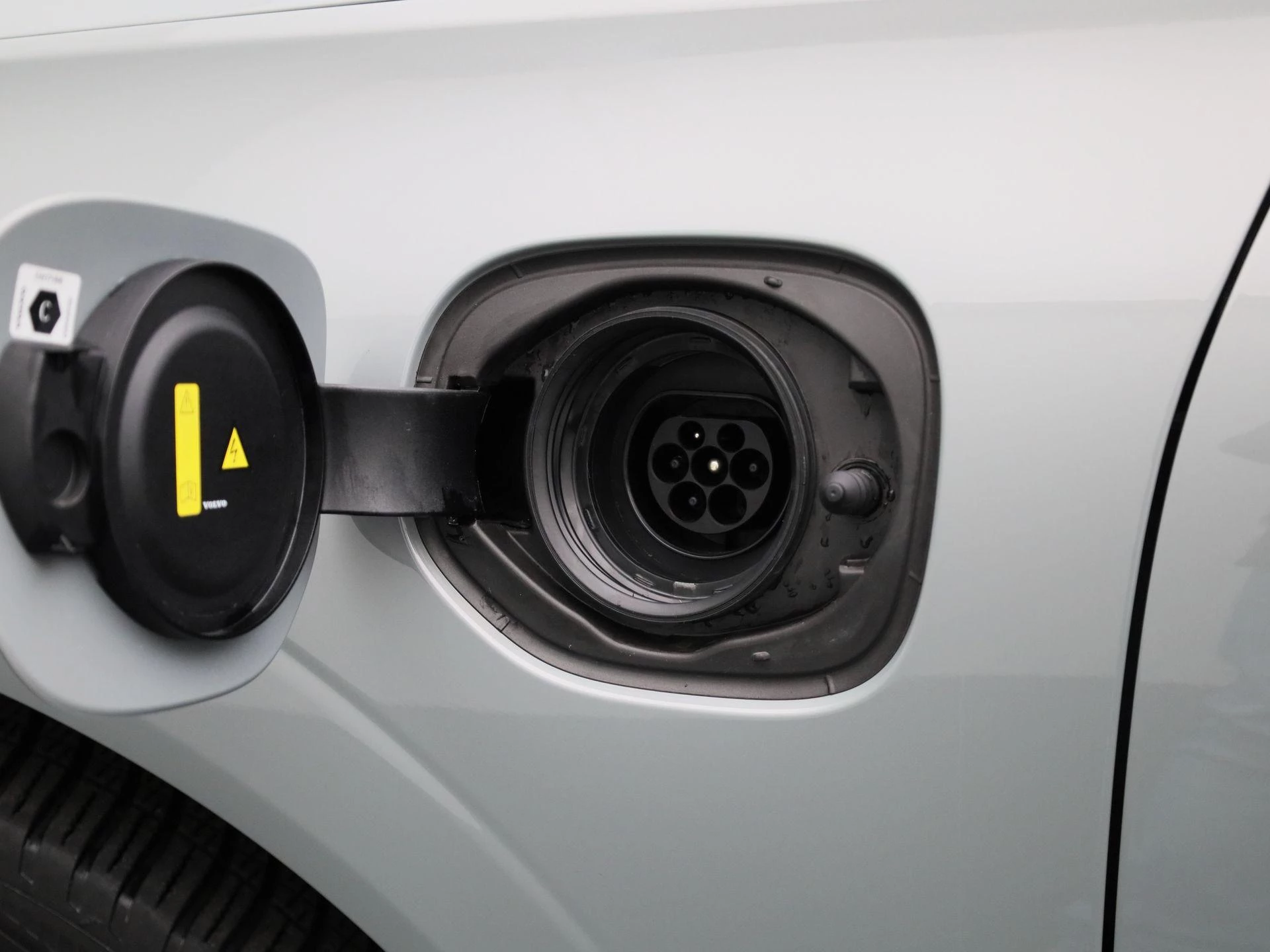 Volvo XC60 2.0 T6 Plug-in hybrid AWD Plus Dark