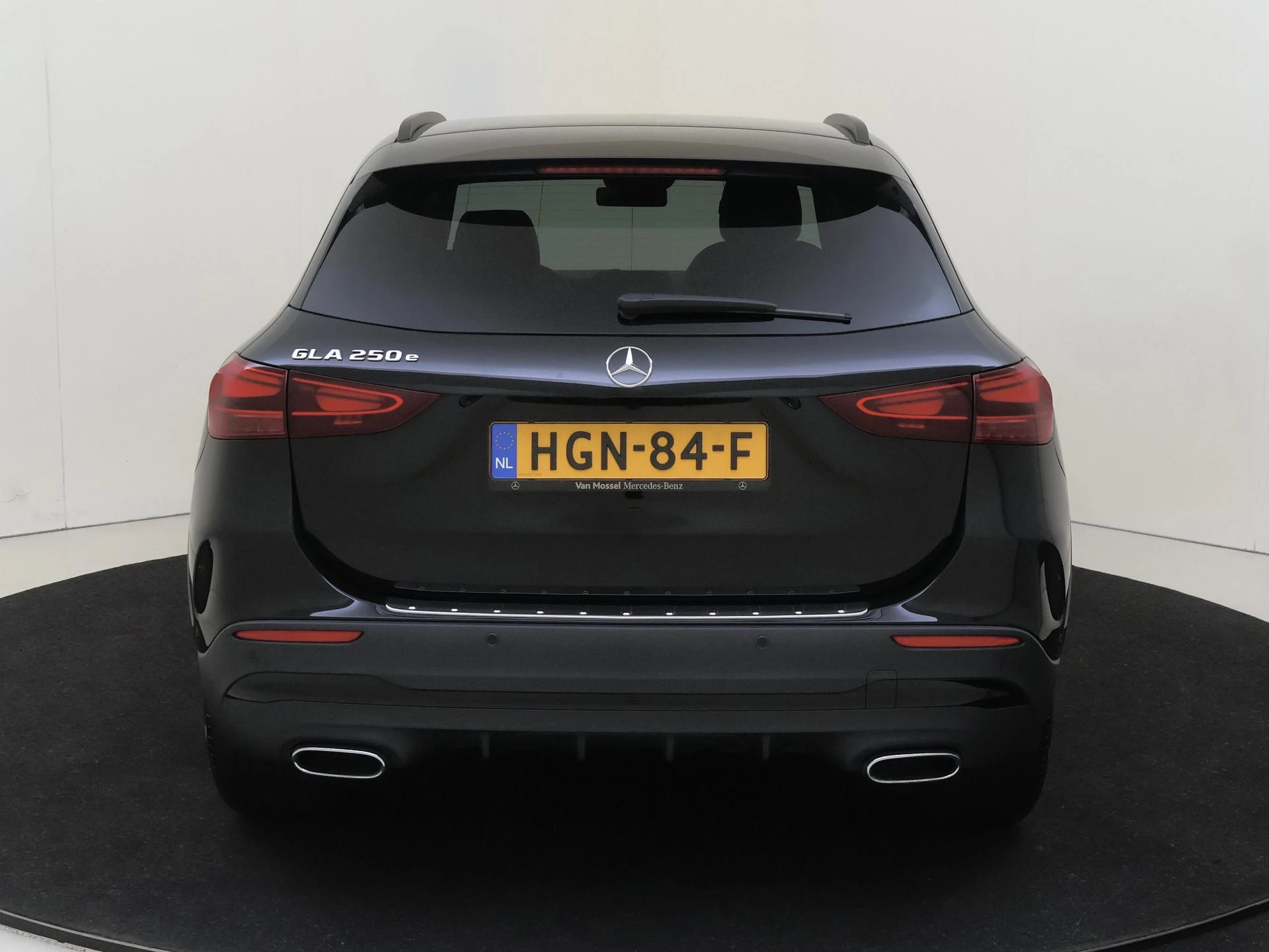 Mercedes-Benz-GLA-image-6