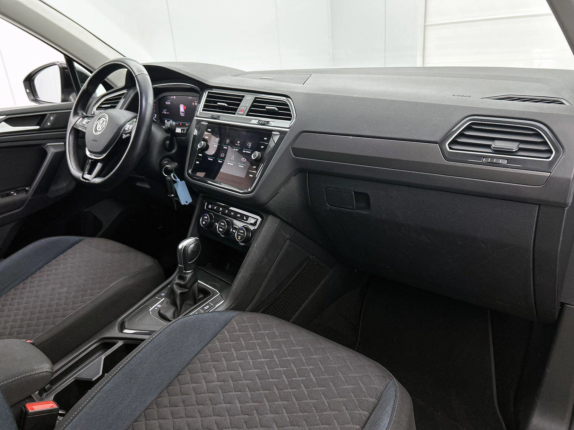 Volkswagen-Tiguan-image-21