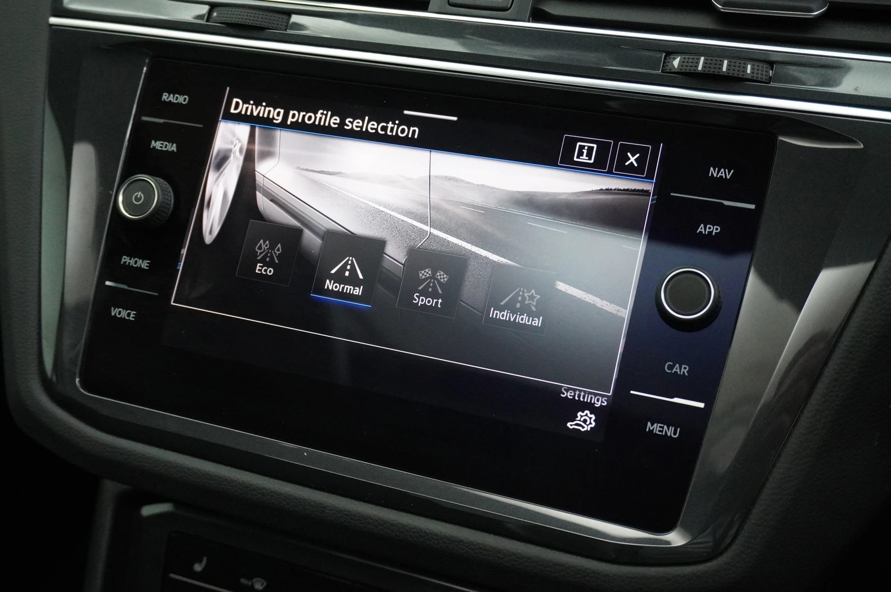 Volkswagen-Tiguan-image-45