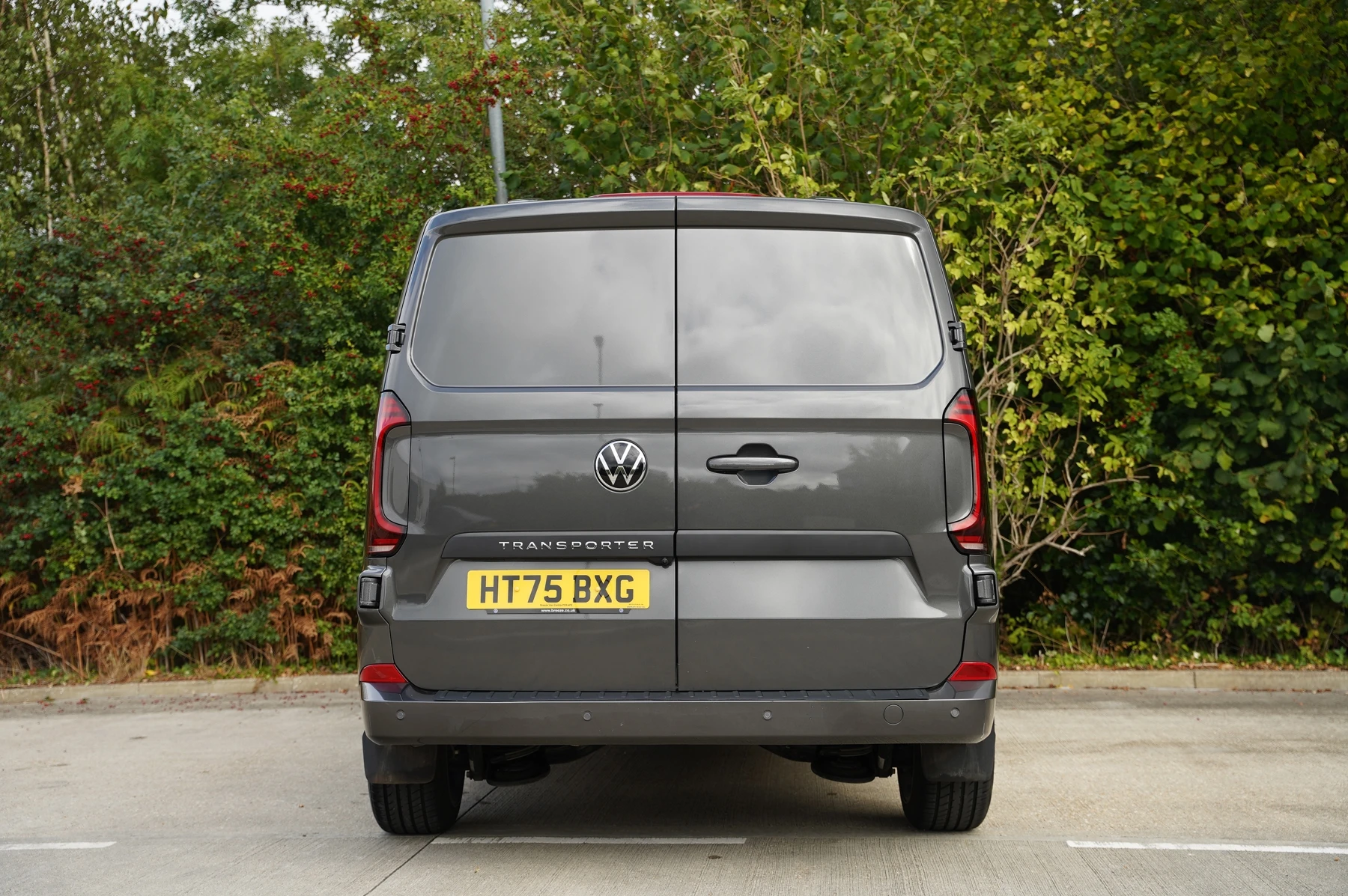 Volkswagen-Transporter-image-12