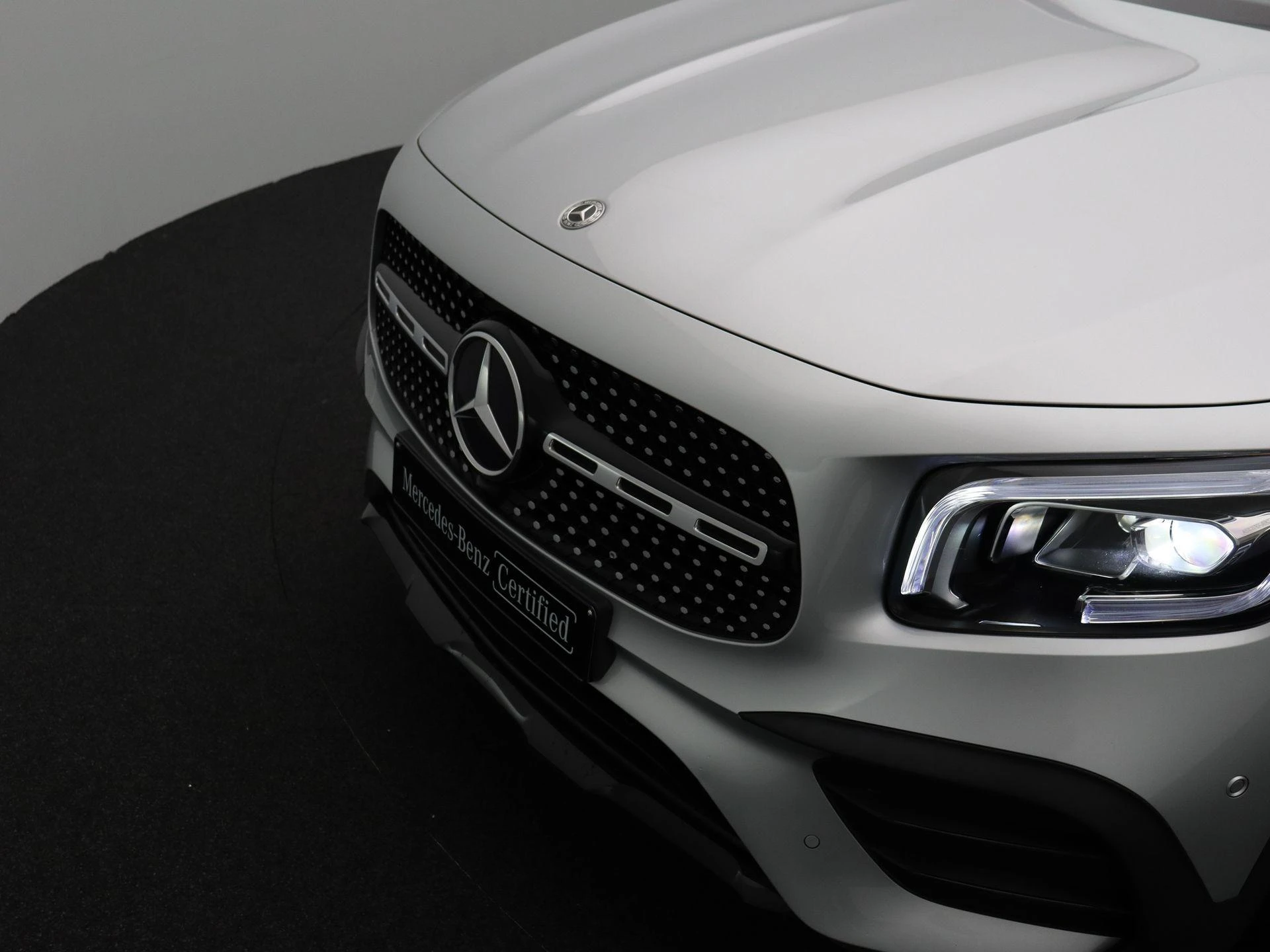 Mercedes-Benz-GLB-image-30
