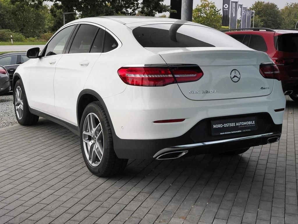 Mercedes-Benz-GLC 220 d-image-5