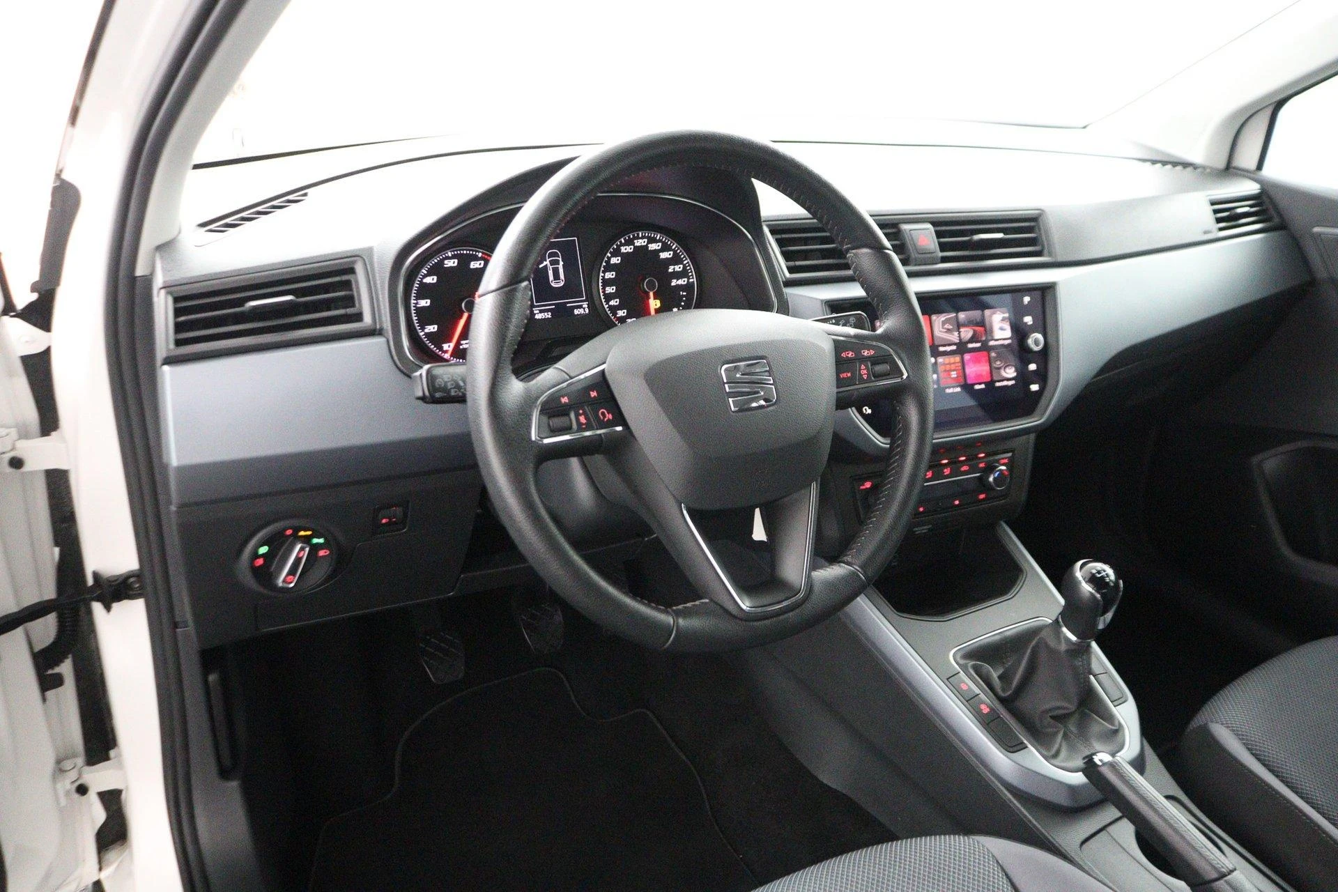SEAT-Arona-image-56