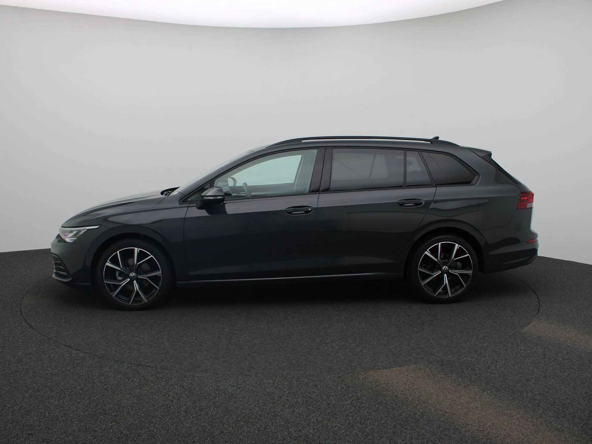 Volkswagen-Golf-image-3