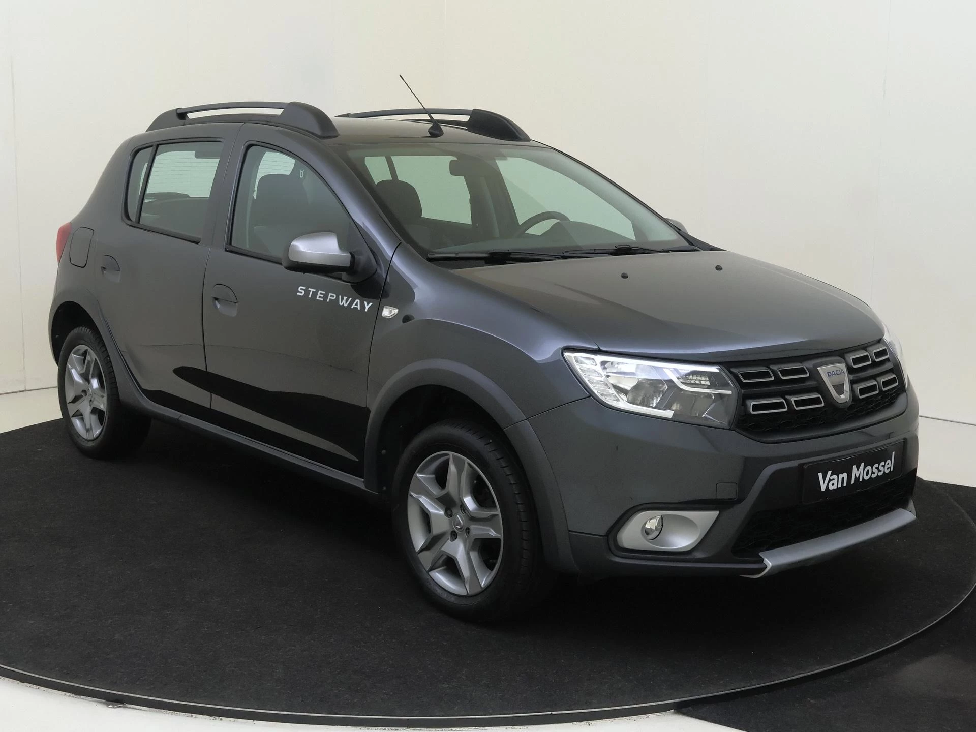 Dacia-Sandero Stepway-image-1