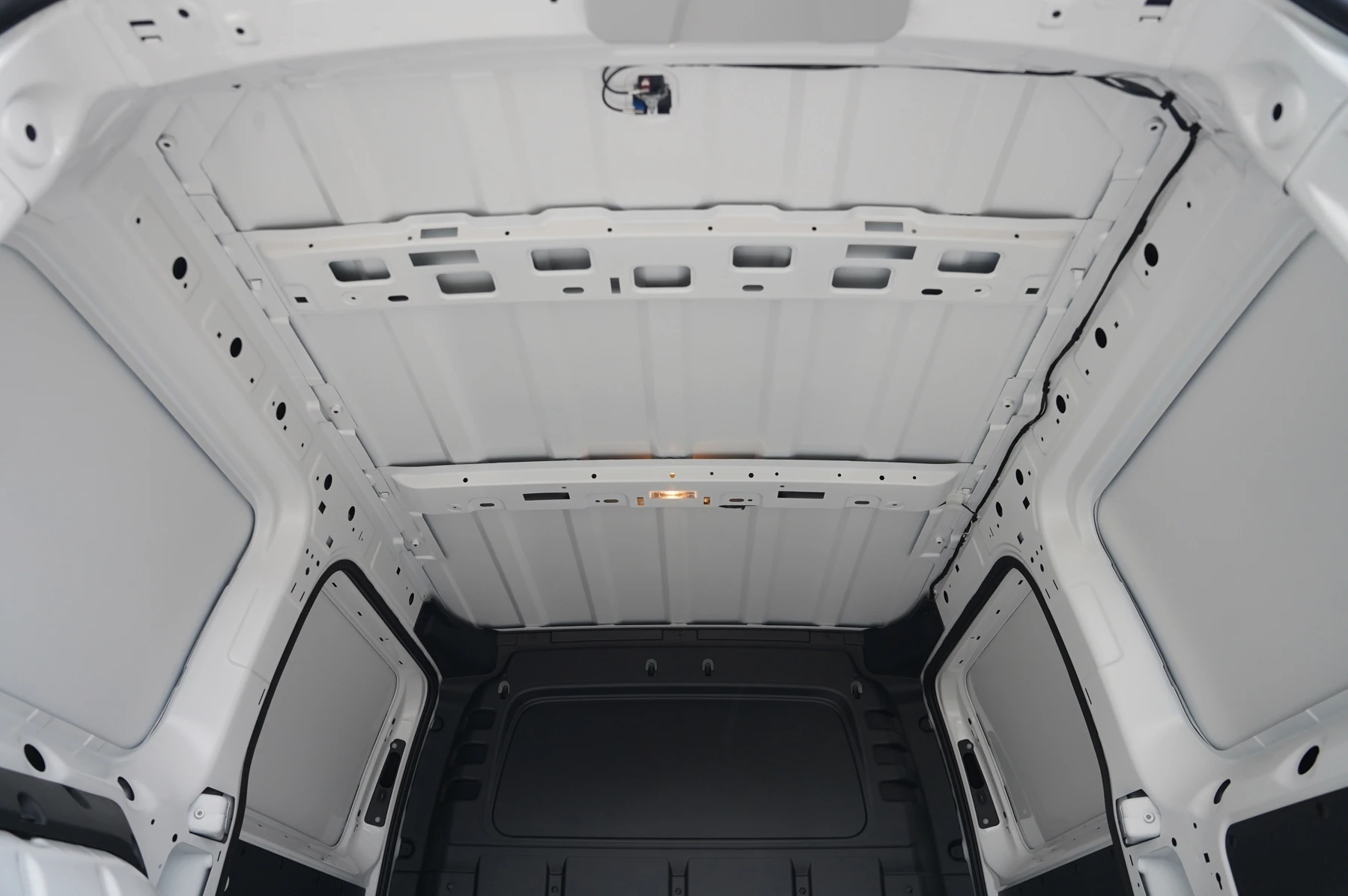 Volkswagen-Caddy-image-27