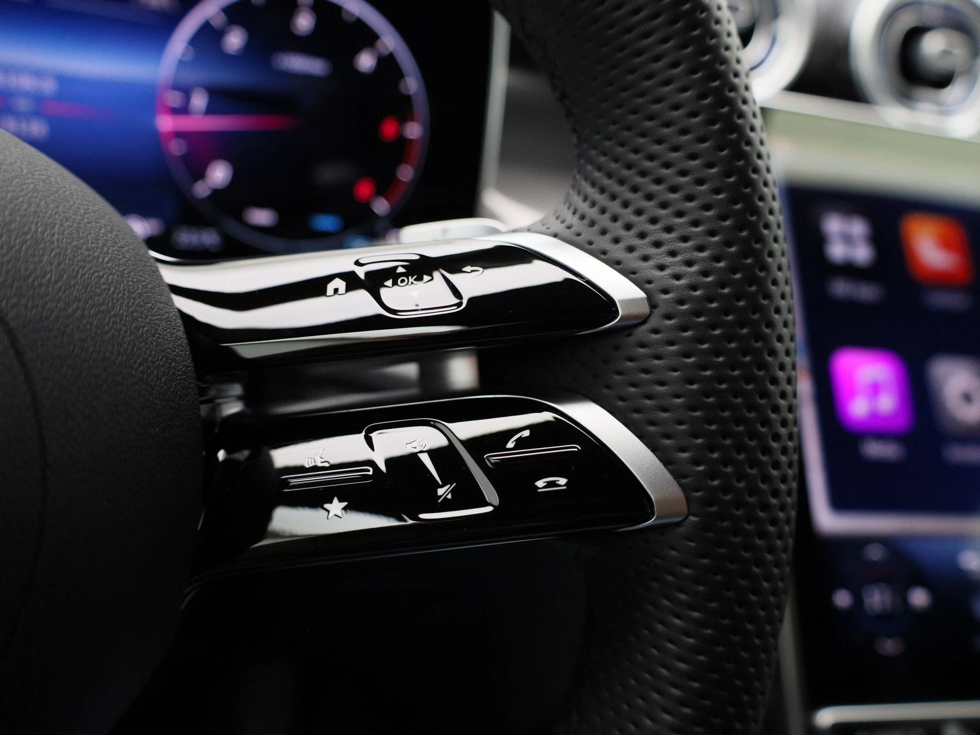 Mercedes-Benz-GLC-image-15