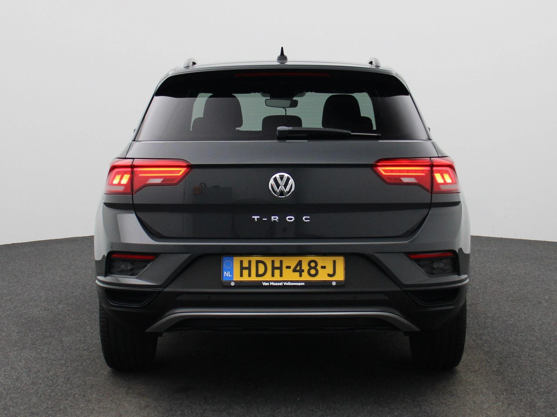Volkswagen-T-Roc-image-4