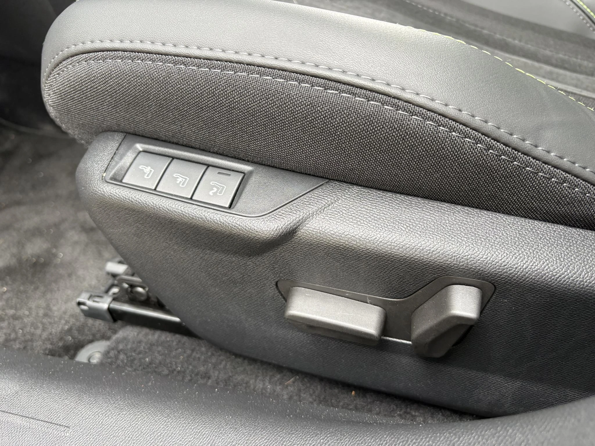 Peugeot-208-image-12