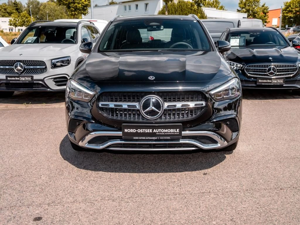 Mercedes-Benz-GLA 200 d-image-3