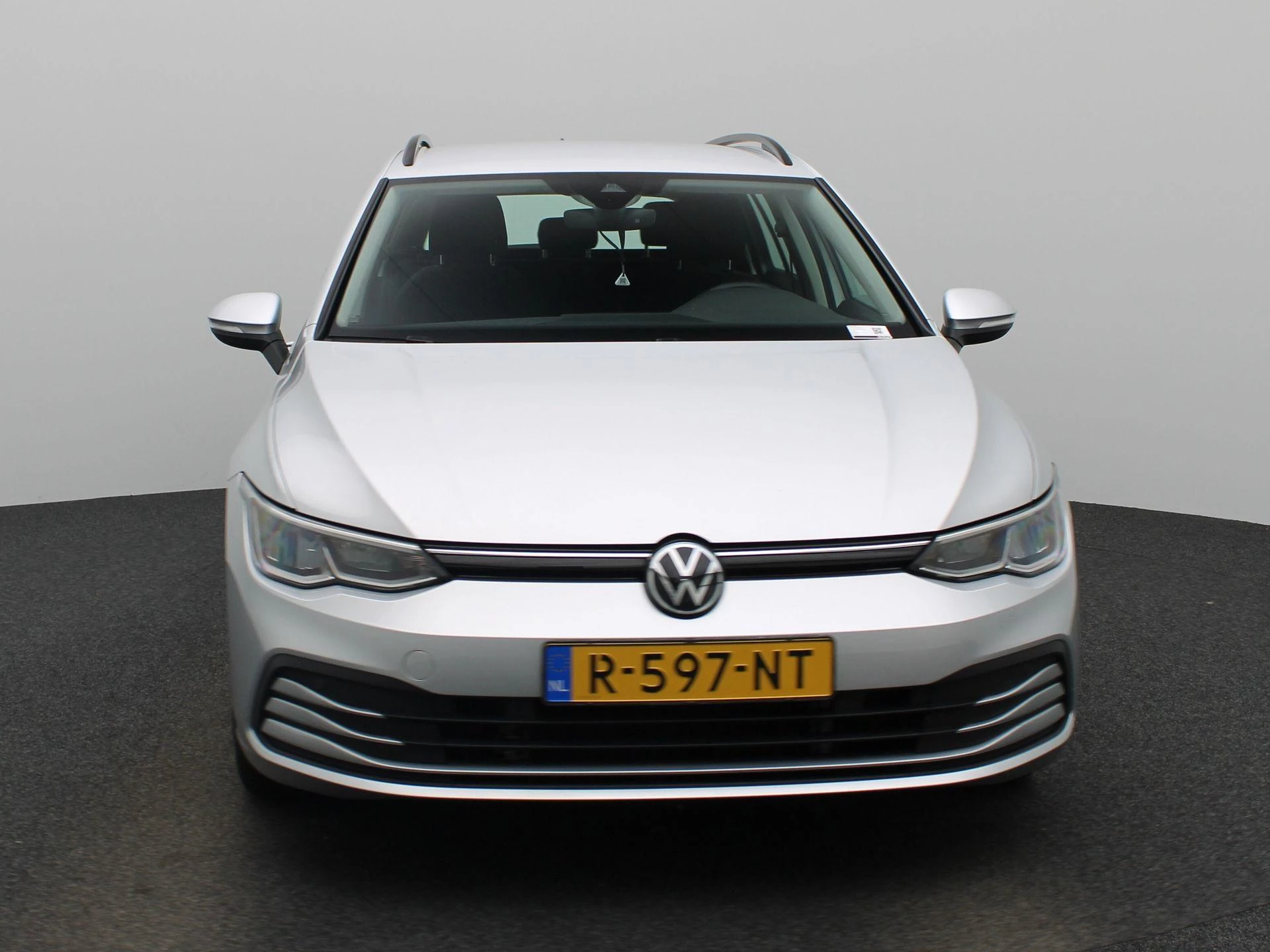 Volkswagen-Golf-image-2