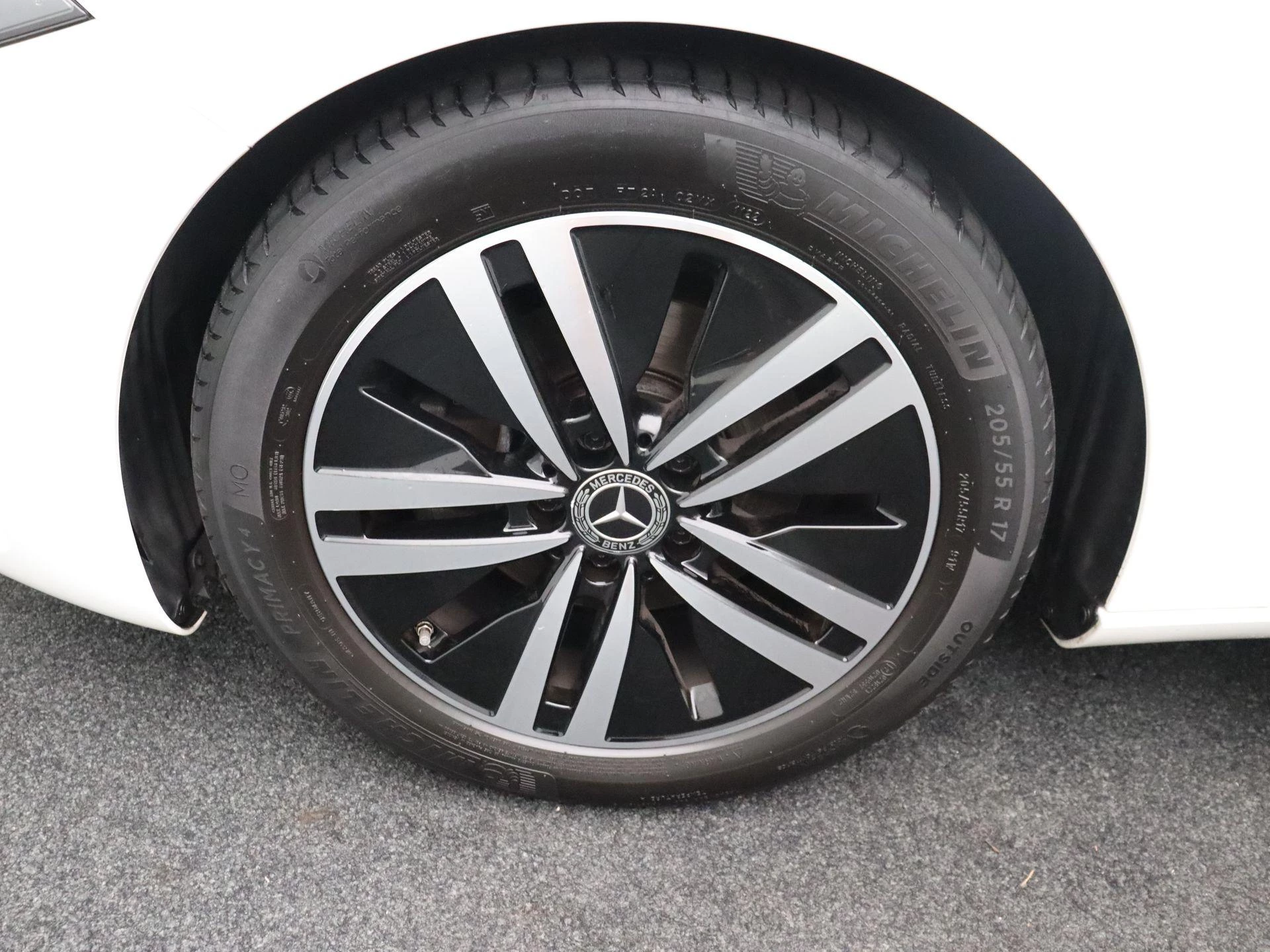 Mercedes-Benz Classe A 180 Luxury Line Limousine + LEDER + TREKHAAK + CAMERA +