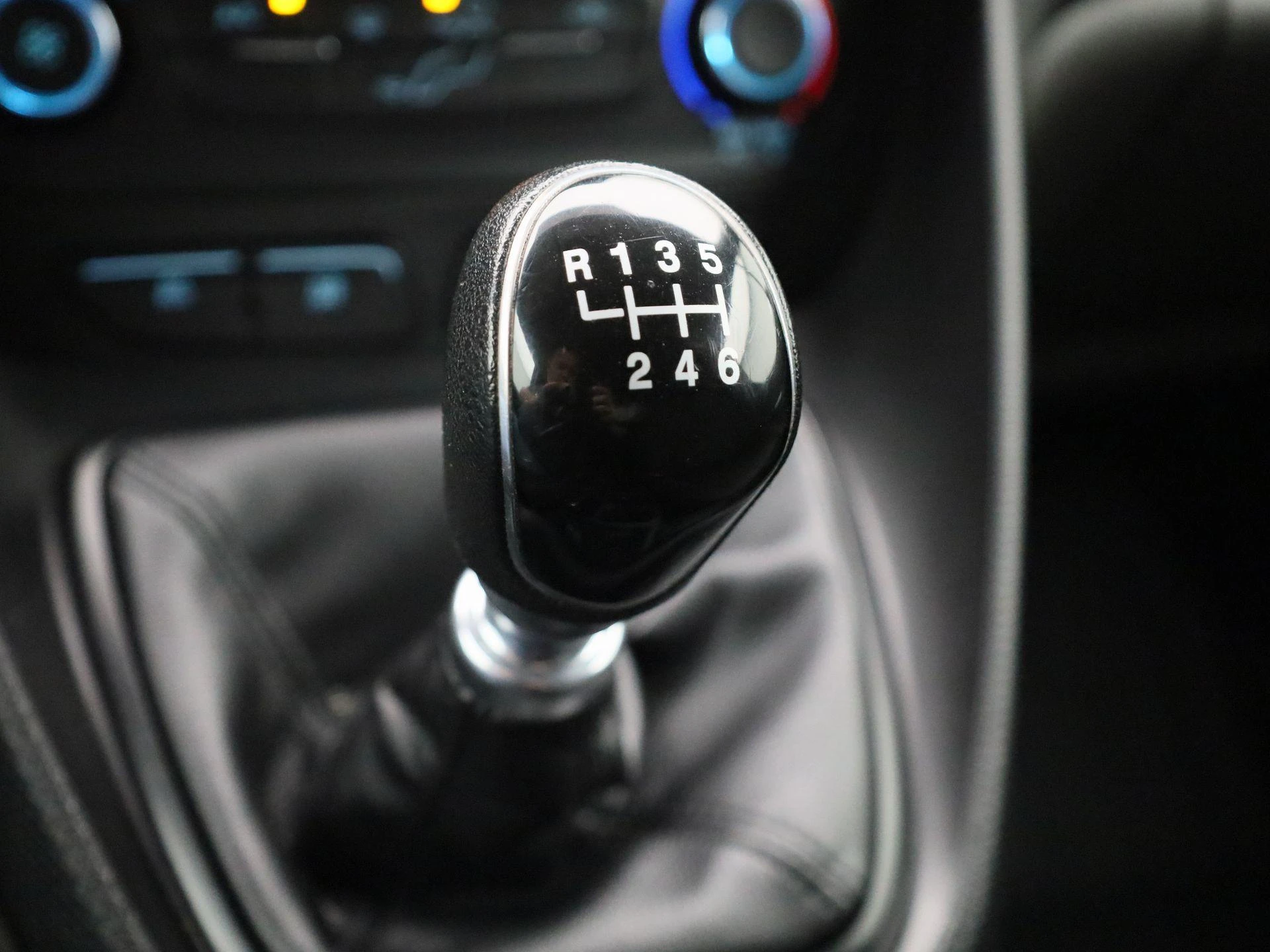 Ford-Transit Connect-image-9