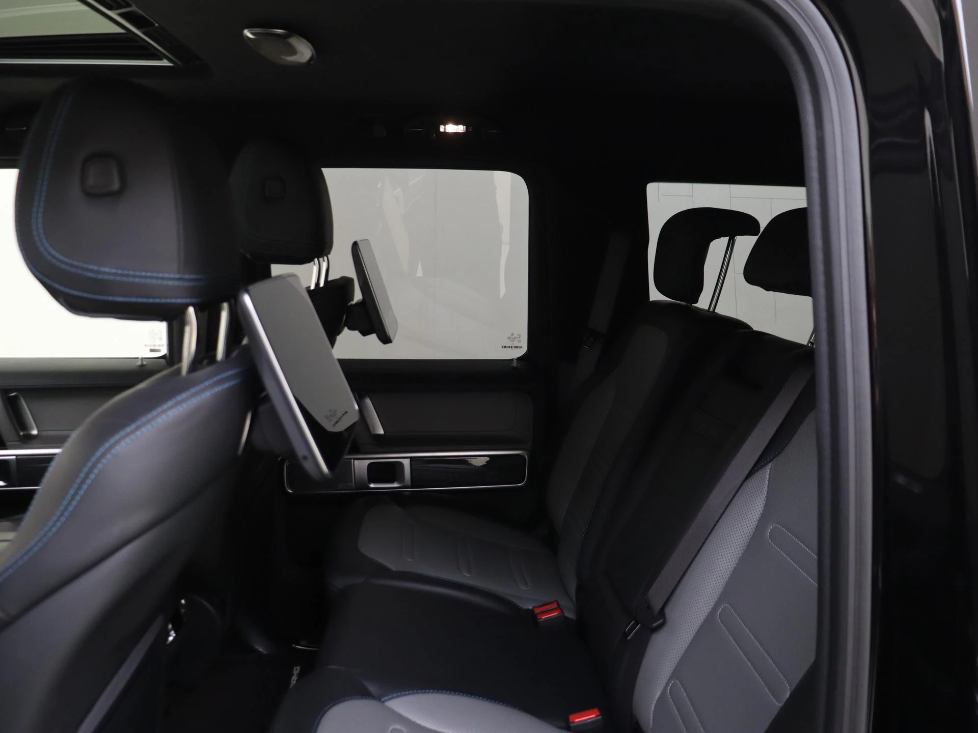 Mercedes-Benz-G-Klasse-image-14