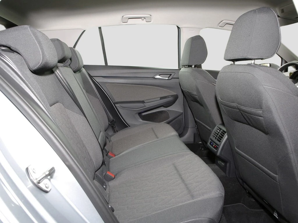 Volkswagen-Golf-image-10