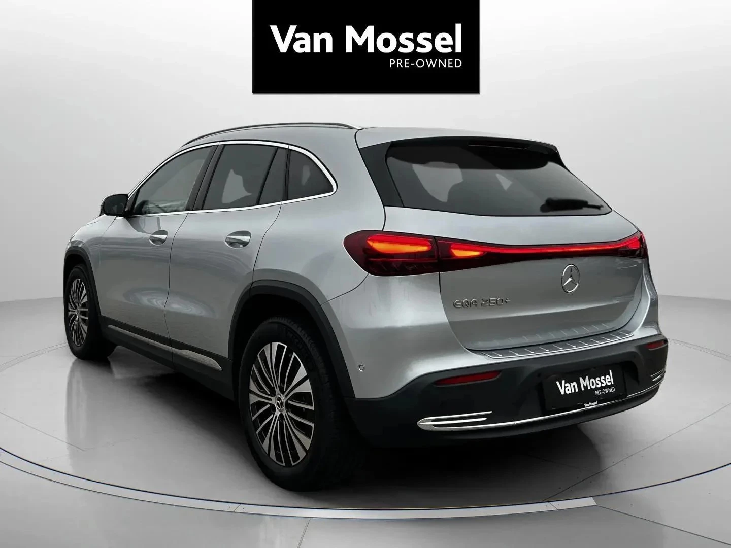 Mercedes-Benz-EQA-image-6