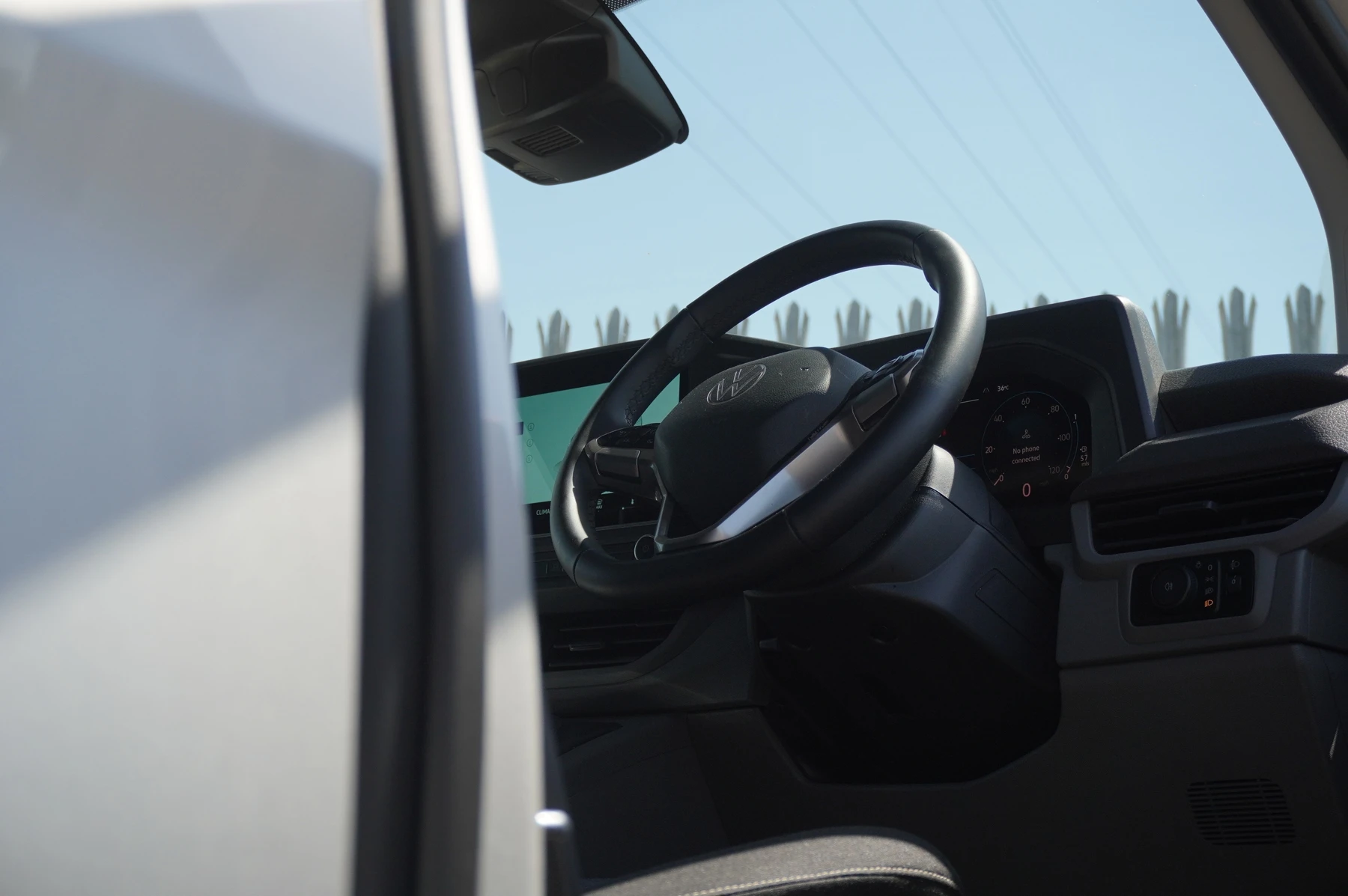 Volkswagen-Transporter-image-27