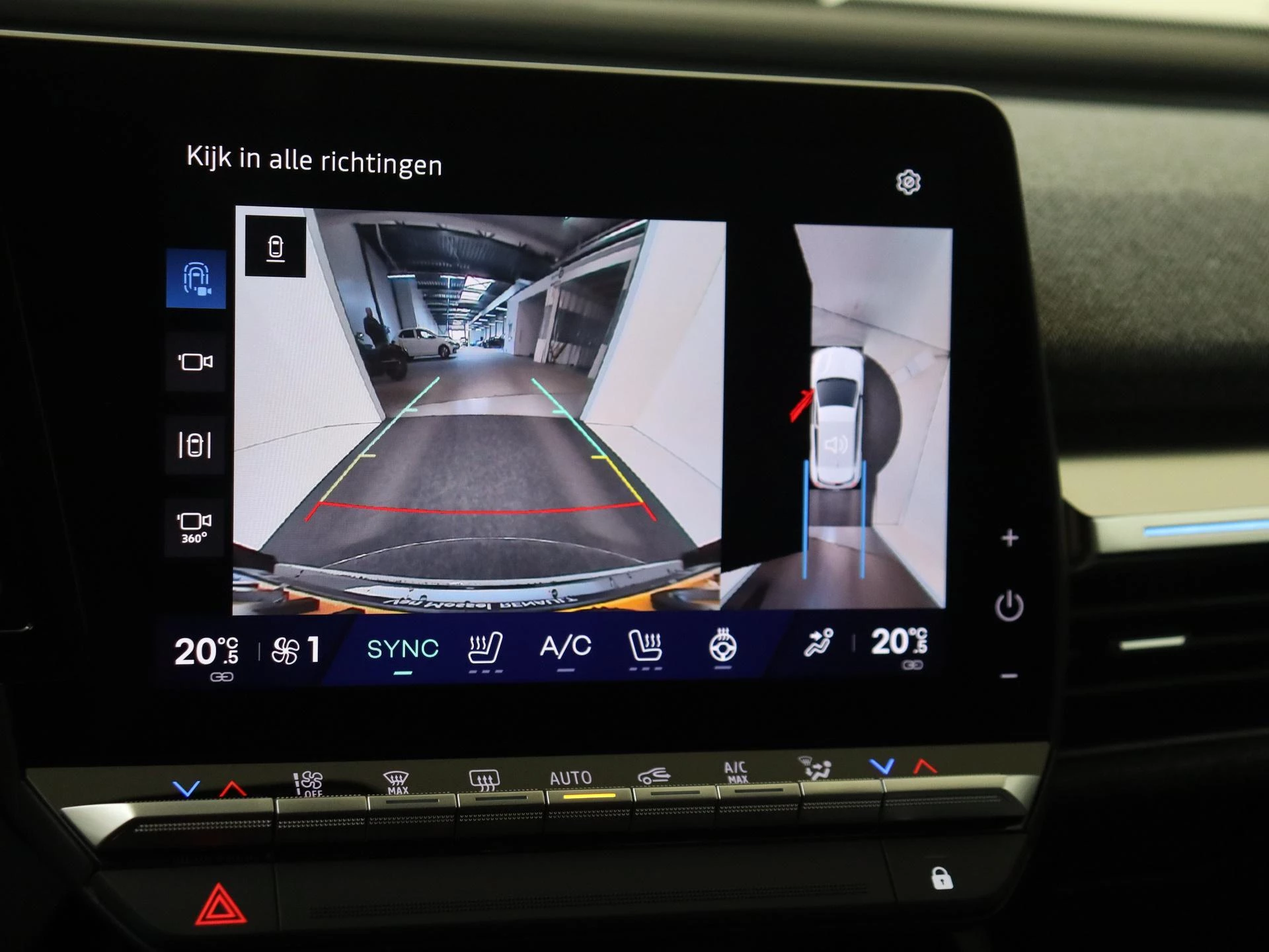 Renault-Megane E-Tech-image-8