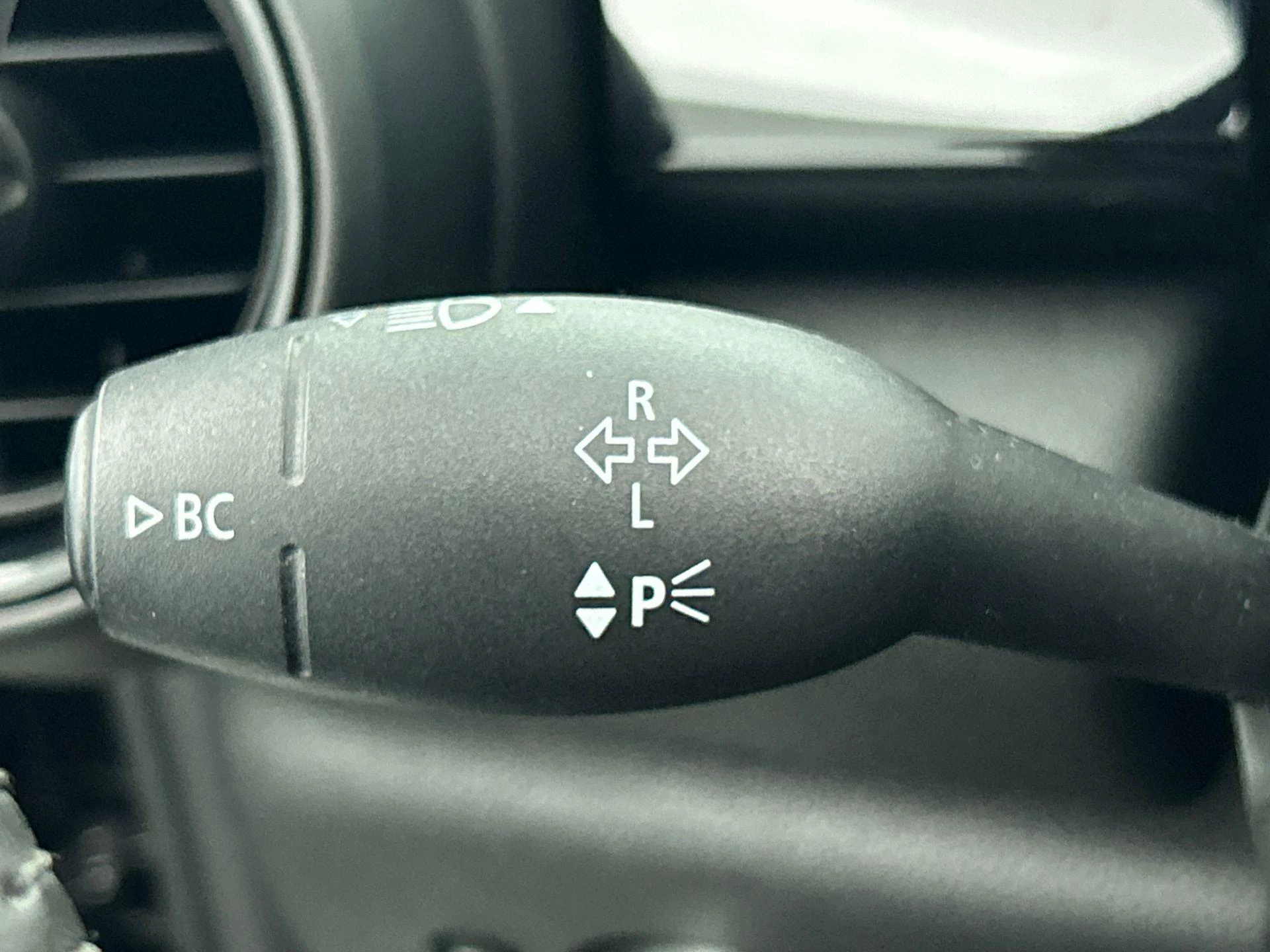 MINI-Cooper Cabrio-image-9