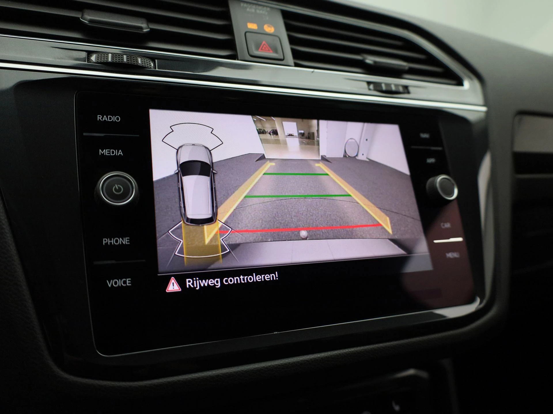 Volkswagen-Tiguan-image-26