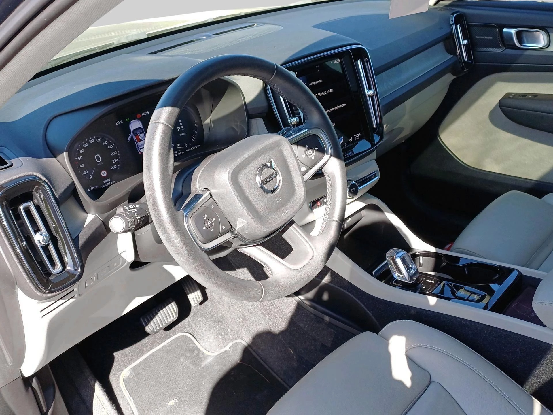 Volvo XC40 Pano - Camera - Harman Kardon