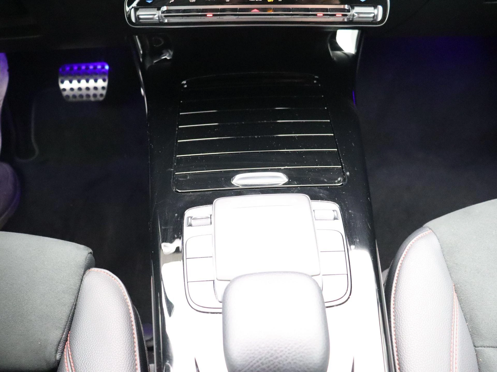 Mercedes-Benz CLA 180 AMG Line Shooting Brake + CARPLAY + LED + CAMERA +