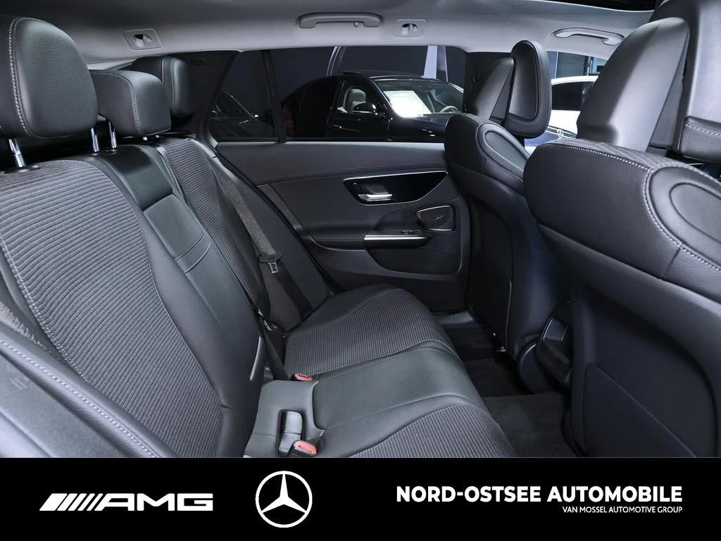 Mercedes-Benz C-Klasse 300 T AVANTGARDE PANO TEMPOMAT SOUND PDC LED AVANTGARDE