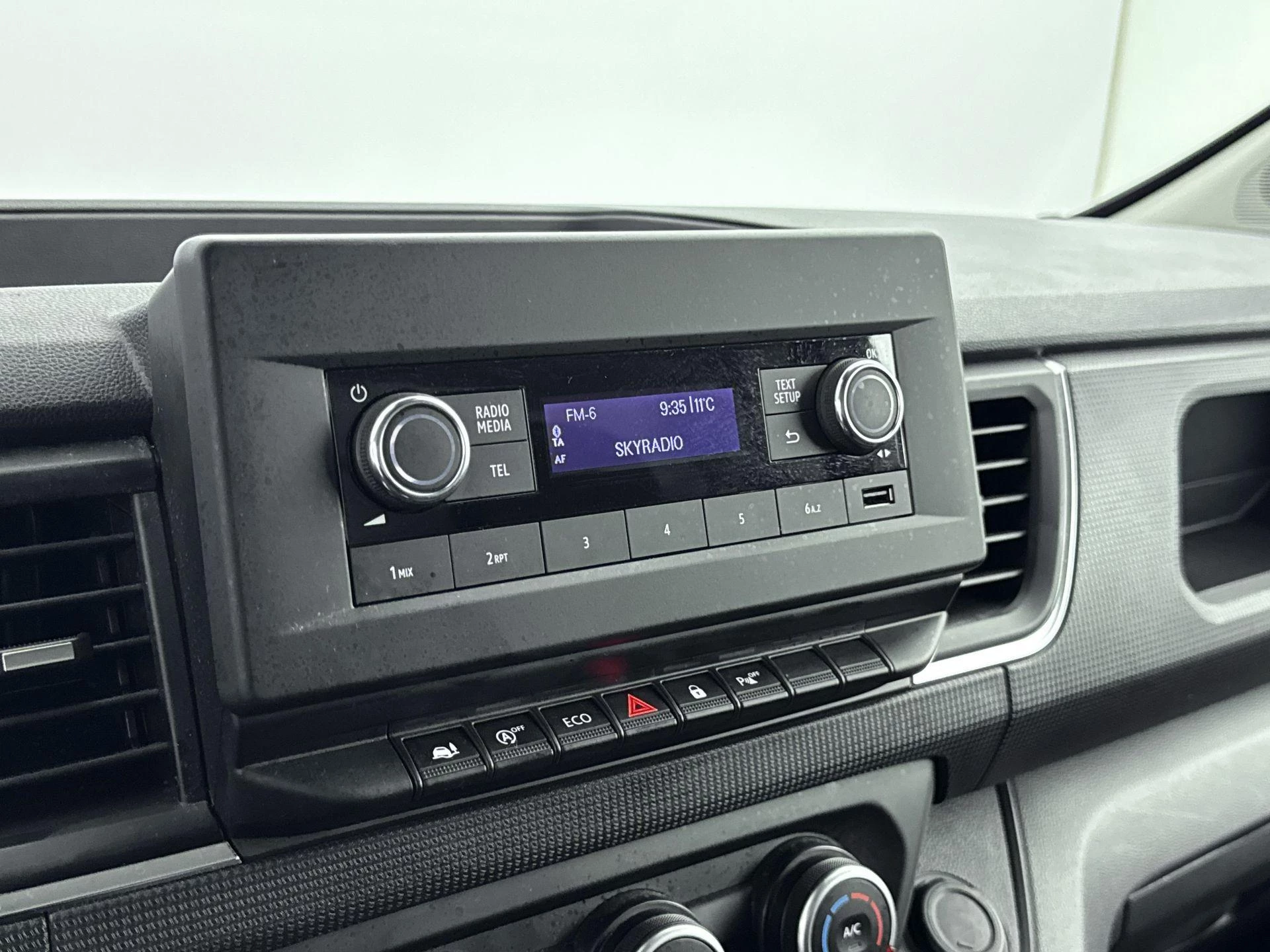 Nissan-Primastar-image-6